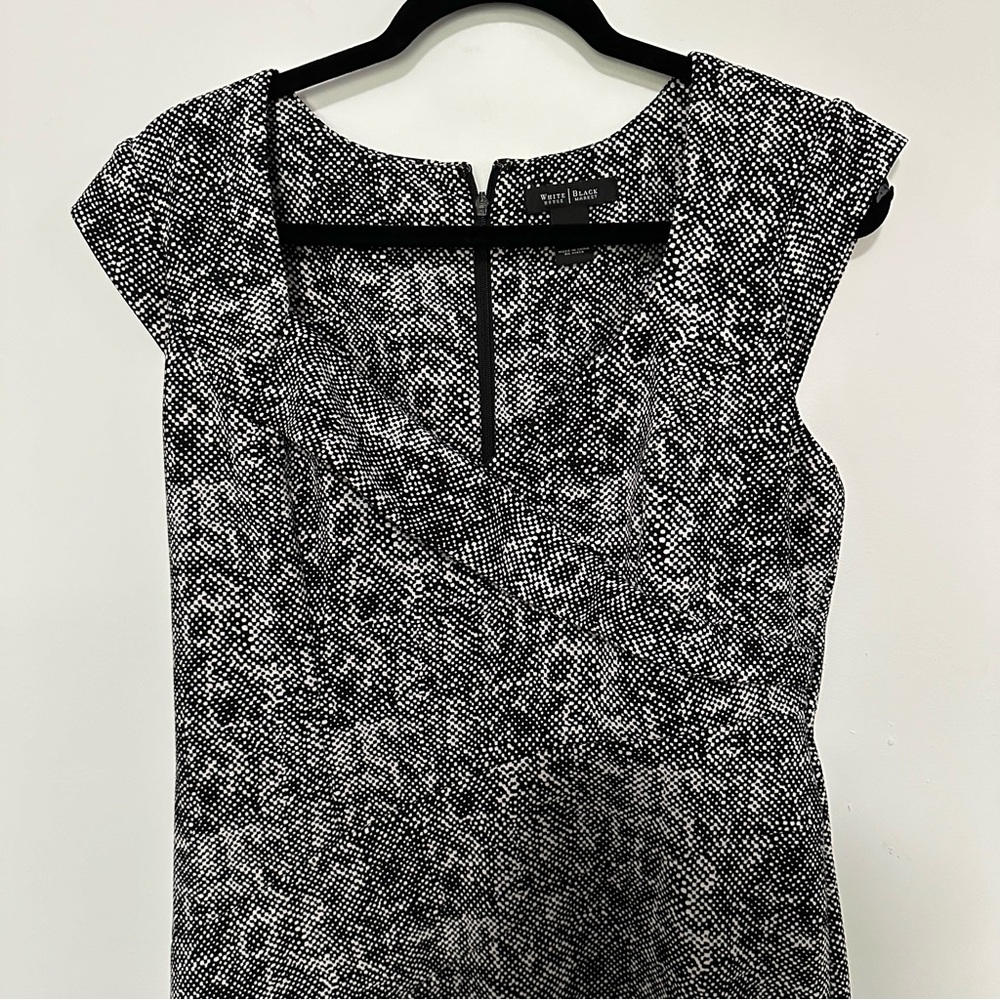White House Black Market Dress Women’s Sz 12  Black/White Lined Sheathed Classy
